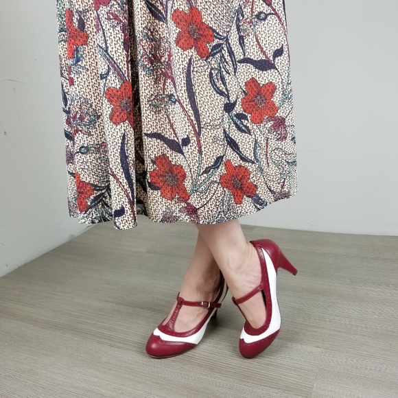 Vintage Style Rockabilly TwoTone T-Strap Pumps - Picture 7 of 7